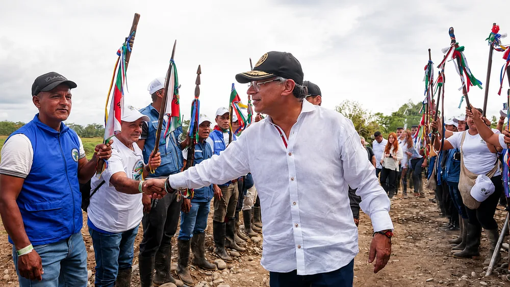 ¿$33.000 millones para rituales indígenas? Gobierno Petro queda en el ojo del huracán por millonario convenio