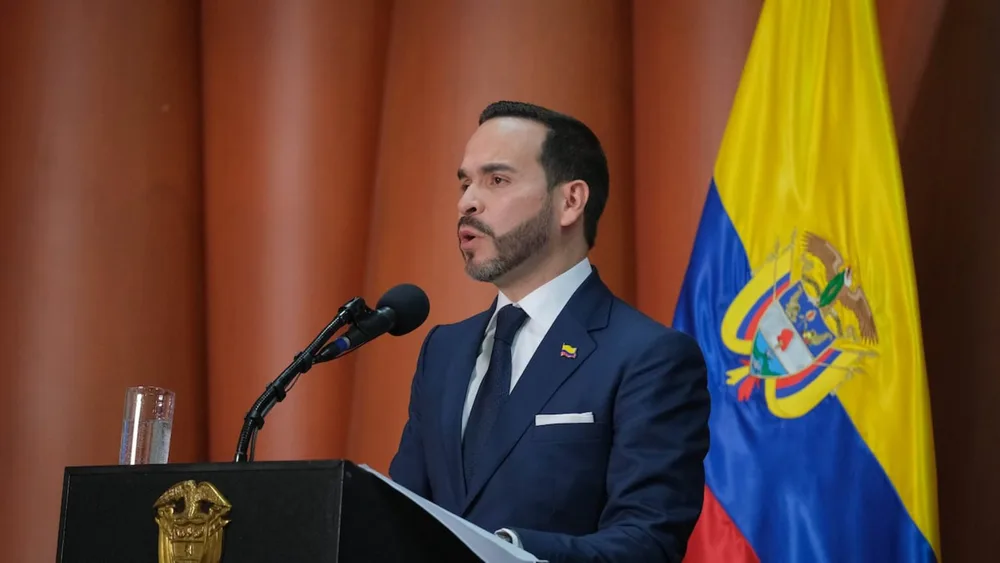 Abelardo De La Espriella pide revertir el aumento de la gasolina para octubre: “Nuestro primer deber es con el ciudadano”