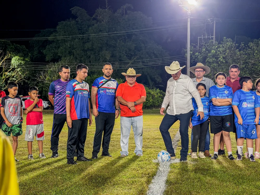 ¡La cancha de la vereda Bella Suiza fue renovada! Alcaldía de Villavicencio entregó espacio deportivo iluminado y demarcado
