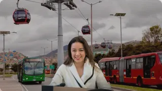 ¡Otro golpe al bolsillo! Galán planea subir el pasaje de TransMilenio entre $250 y $400 pese a prometer que no lo haría